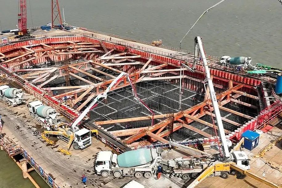 九游娱乐泵车再筑“世界之最”张靖皋长江大桥！