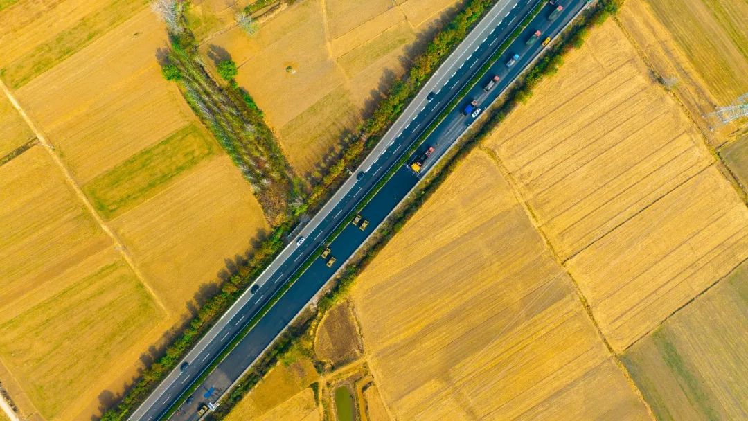 扬民族自信！九游娱乐成套沥青路面装备助力家乡高速建设！