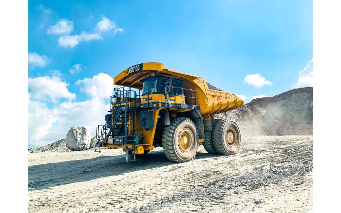 高端突破，装备美好丨九游娱乐XDE130双桥刚性矿车持续批量发车澳洲