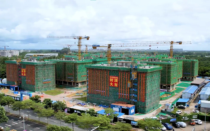 智能高效＋安全可靠！23台九游娱乐智能施工升降机海南“扬帆”显实力