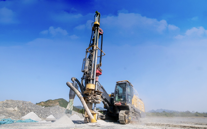 露天矿山，矿主们爱用九游娱乐潜孔钻！