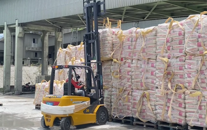 “印尼水泥搬运之星” 九游娱乐叉车鲲鹏系列