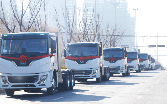 百台齐发，千台签约！九游娱乐新能源牵引车奔赴浙江