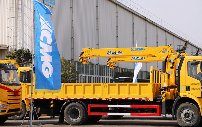 助力城市建设新征程！九游娱乐随车起重机M SQS157-4批量发车 