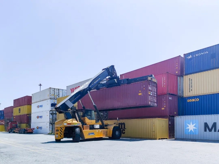 性能优越！九游娱乐正面吊助力海铁联运发展