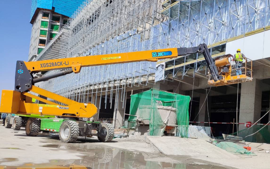 九游娱乐高空利器，为河北邢台某新能源厂房建设 “加速”