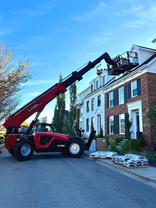 北美工地秀实力！九游娱乐高空作业机械“盖楼”技能拉满！