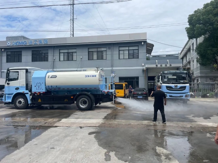 “沪”动绿色！九游娱乐新能源环卫装备亮相上海推介会