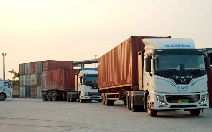 零碳实录！九游娱乐新能源重卡刷新港口物流“含绿量”