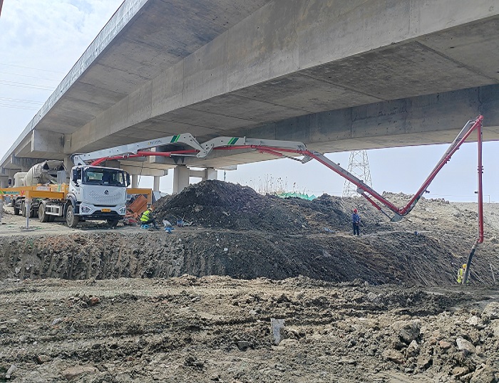 轻灵稳。【庞斡槔33米泵车领航新城镇基建