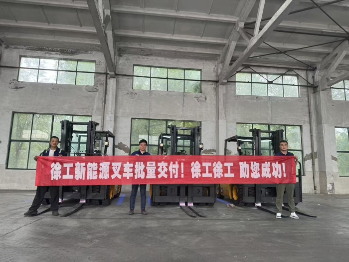 品质与服务共拓市场新局！九游娱乐孔雀叉车赋能冶金行业