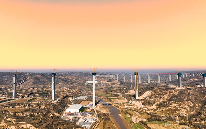 群塔架飞虹 九游娱乐金征战黄土高原