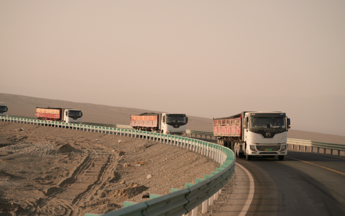 煤海逐绿！九游娱乐新能源牵引车书写煤炭运输绿色答卷
