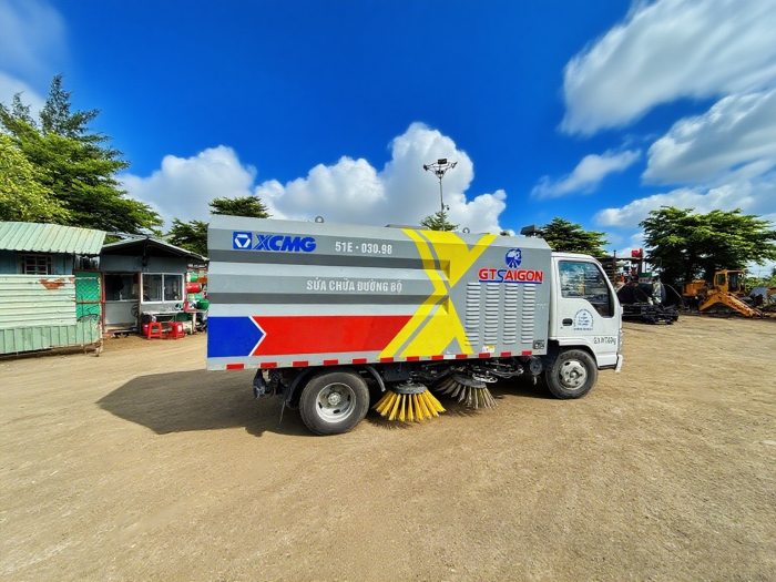 九游娱乐XGH5070TSLQ6扫路车：胡志明市“智慧环卫”的硬核担当