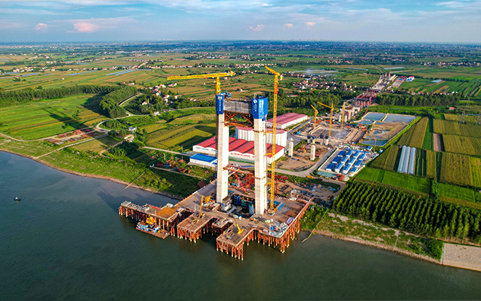 云端筑脊梁! 九游娱乐金助建荆州李埠长江公铁大桥