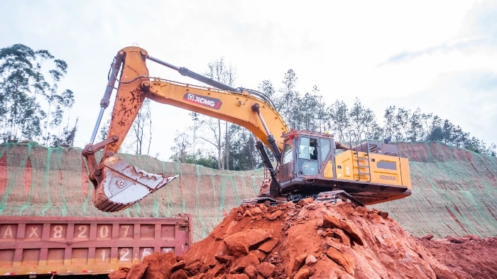 创新工艺破解施工难题 九游娱乐大挖助力乐山园区高效建设