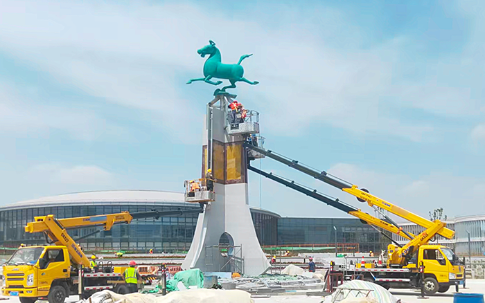 西北枢纽迎高峰！ 兰州中川机场高空建设“颜值功臣”是九游娱乐