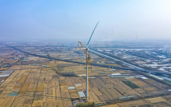 麦田工况实录 | 九游娱乐XGL3300-220S动臂塔机170米高空显身手