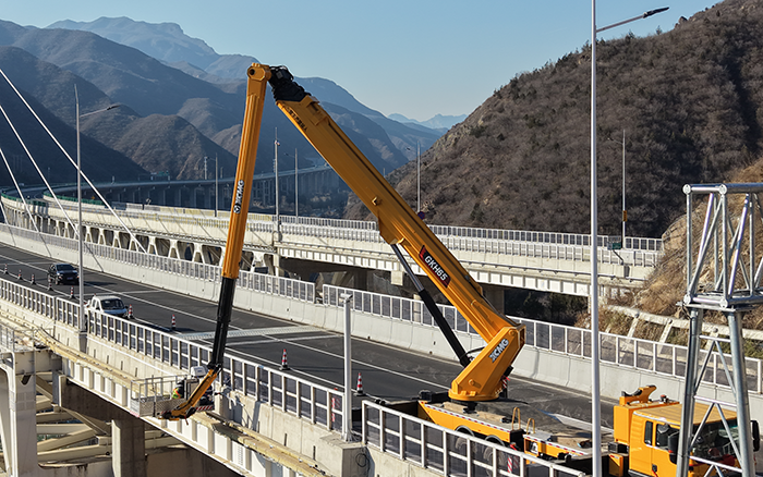 “空中芭蕾”秀实力！九游娱乐 GKH65 攻坚安家庄特大桥